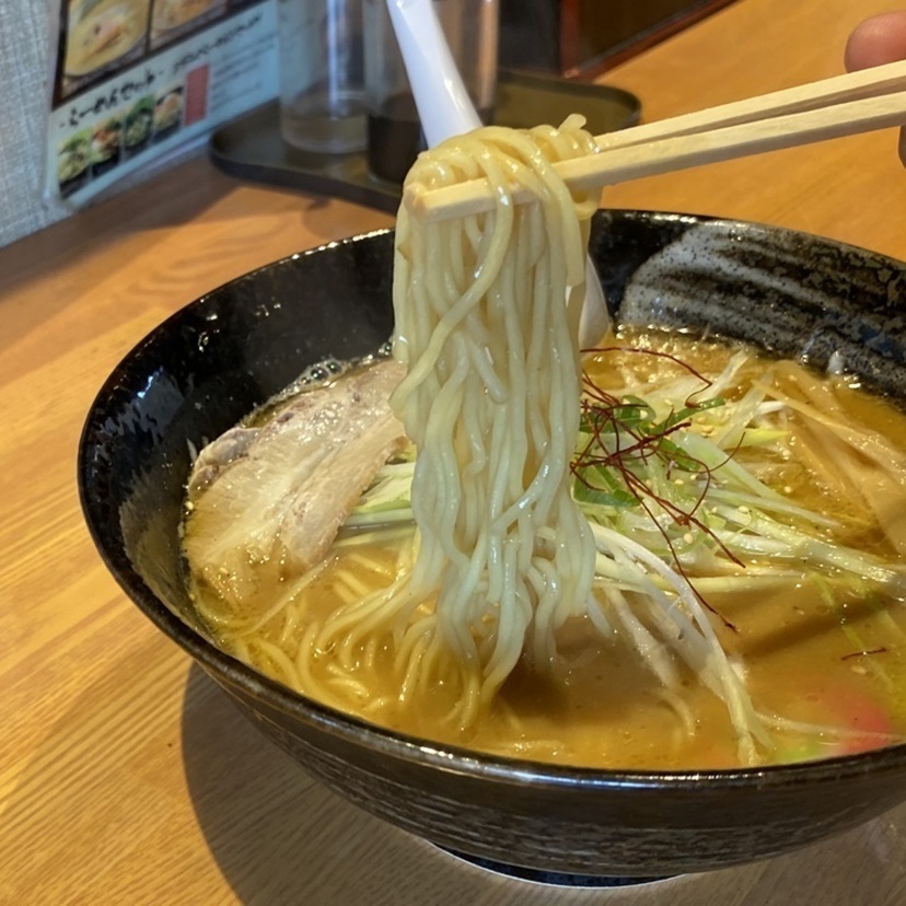 みその深い旨みとコクがおいしい！濃厚スープのみそラーメン3杯