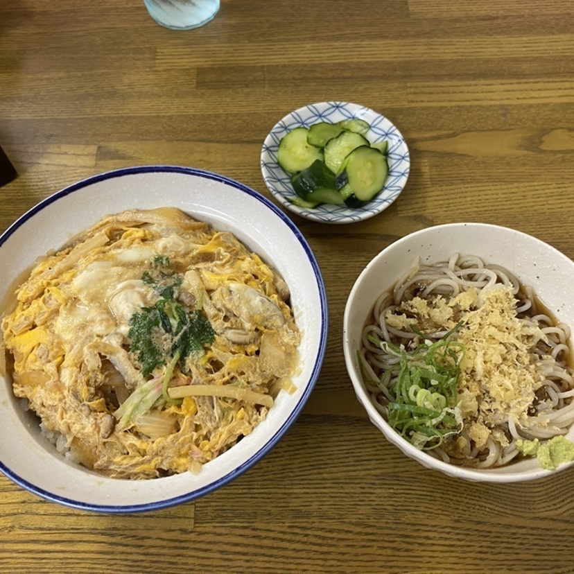 そばだけでは物足りない時におすすめ！そばとご飯もののお得なセット