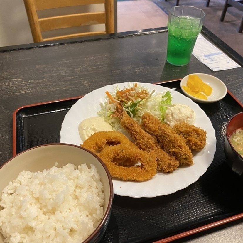 おいしくて安い定食！リーズナブルな価格が魅力の食堂
