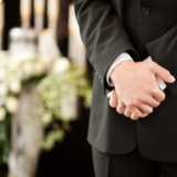 同僚の親族の葬儀には参列すべき？【意外と知らない葬儀のマナー毎月紹介】