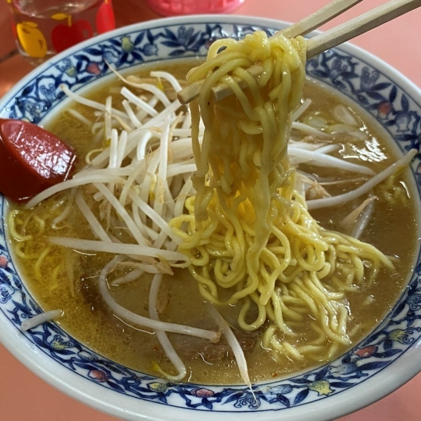 寒い日に食べたくなるこってり濃厚な味わいのみそラーメン３杯