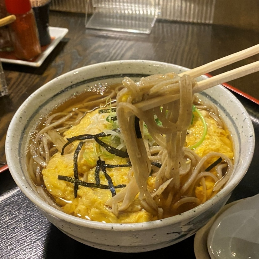ふんわりとした優しい食感のたまごがおいしいお蕎麦3杯
