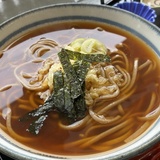 立ち食いのかき揚げそばや上川産石臼挽き十割そばなど旨いそば３杯