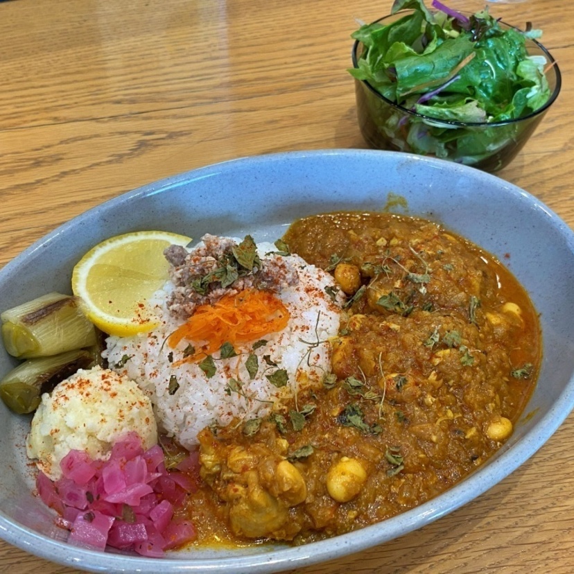 ごはんがおいしい農家さんのカレーや店主こだわりのルーカレー