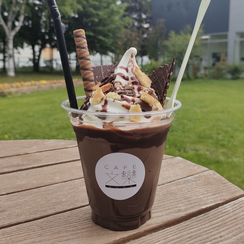 １粒で２度美味しい♪【旭川市】ソフトクリームとドリンクのコラボが嬉しいフロート３つ