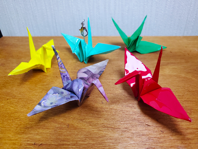 家でできること④】折り鶴とレジンで映えるハンドメイドに挑戦！ | asatan