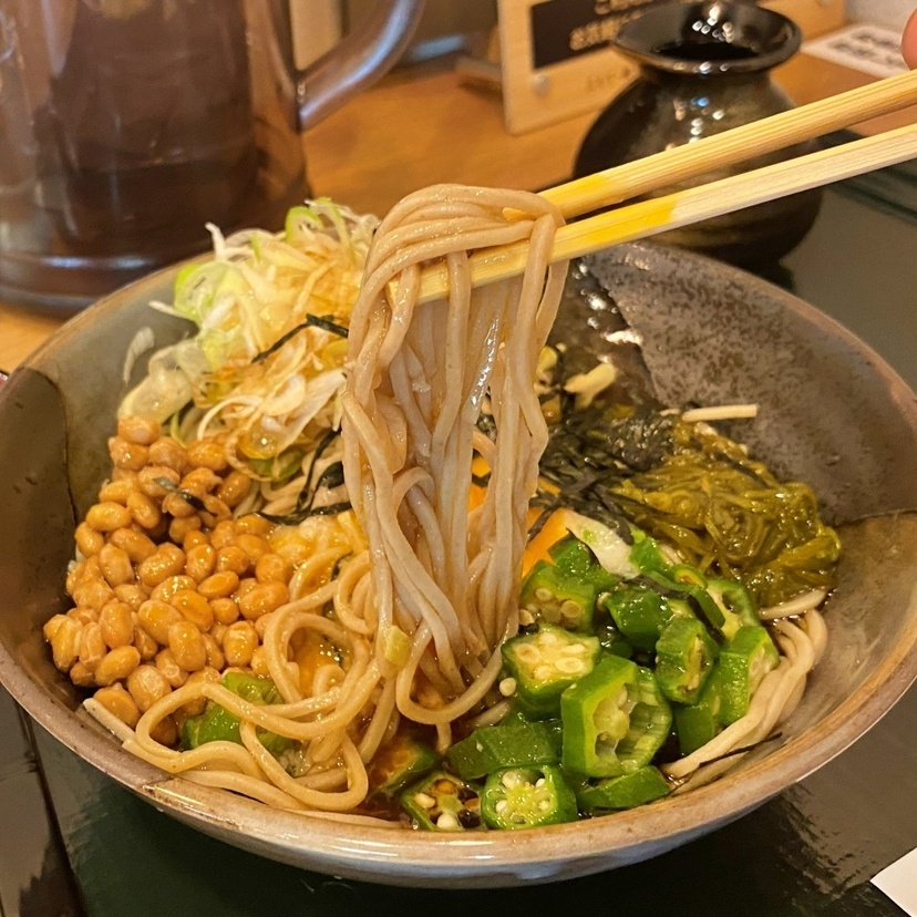 暑い日にはあっさりと冷たいおそば！冷やしたぬきやねばねばぶっかけ