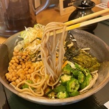 暑い日にはあっさりと冷たいおそば！冷やしたぬきやねばねばぶっかけ