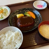 庁舎の中にある穴場の食堂やレストランで日替わりランチ