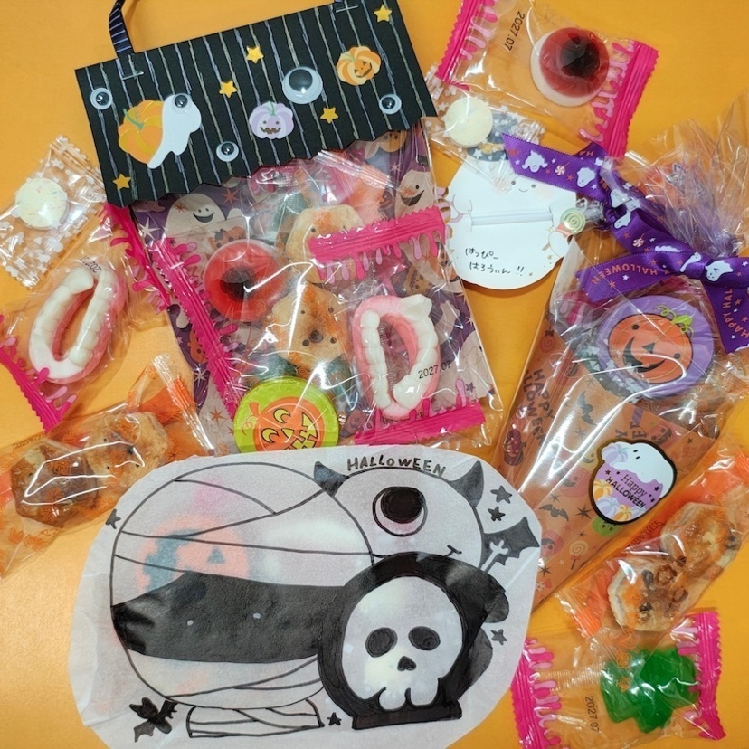 ハロウィンでお菓子配りする方必見！おすすめお菓子とラッピング方法