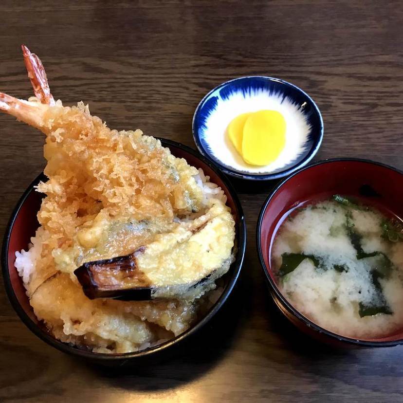 Let's have Japanese traditional food for lunch today!