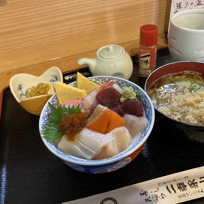 北海道を堪能できる海の幸グルメ！旭川の生ちらしと最北のホッケ開き