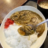 個性的なカレー3杯！しいたけカレー・大豆のスパイスカレー・もつカレー