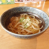 旭川の小麦王国にワンコインの温かいうどんと蕎麦が新登場！