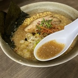 旨みやコクが凝縮されたコッテリ味のみそラーメン3杯